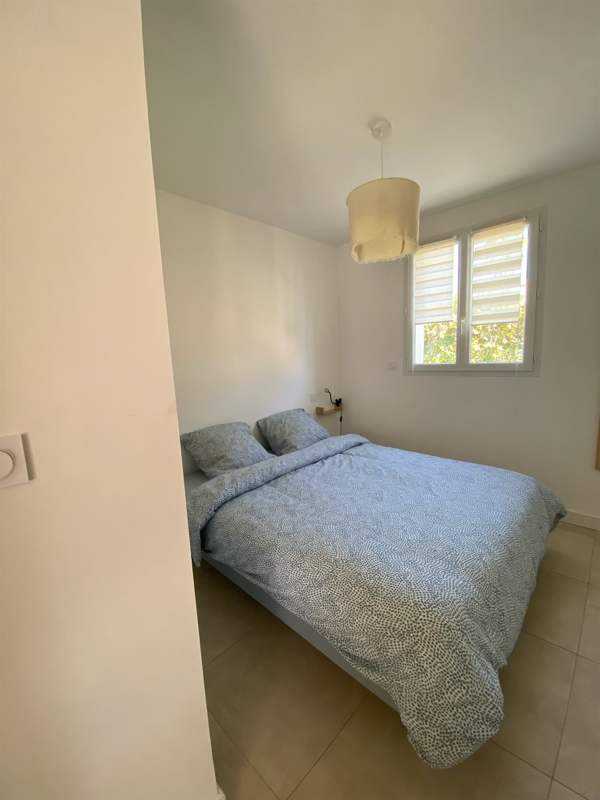 Une chambre.