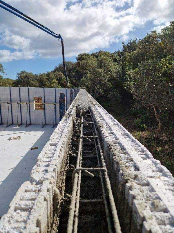 27 mars 2023 : les aciers en place, juste avant le béton.
