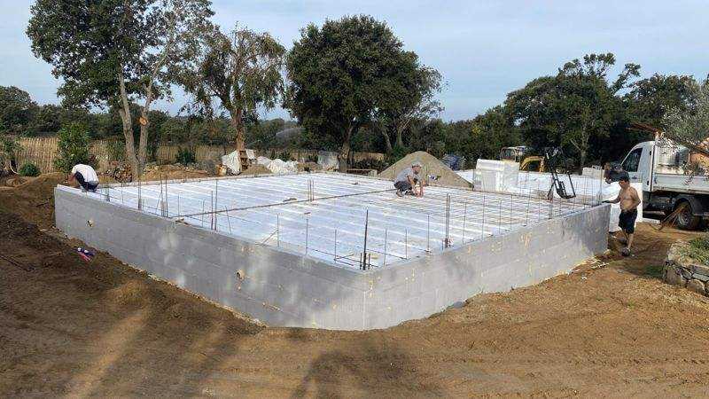 12 octobre 2022 : plancher sur vide sanitaire, avant coulage.